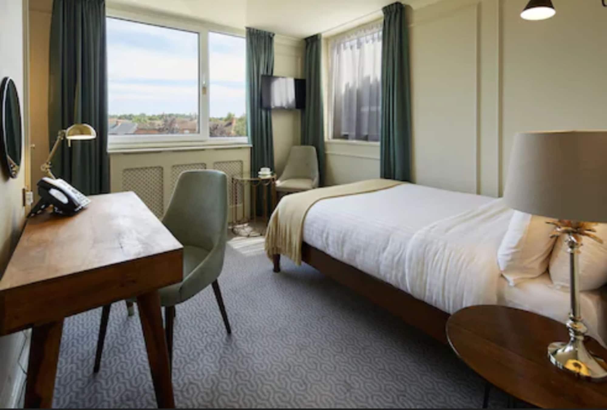 Hotel Cromwell Stevenage Exteriör bild